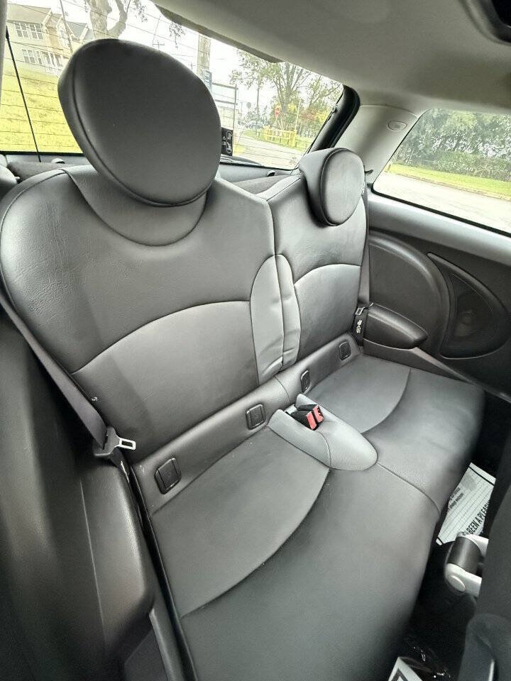 Used 2009 MINI Cooper Hardtop w/ Premium Pkg FWD image 17