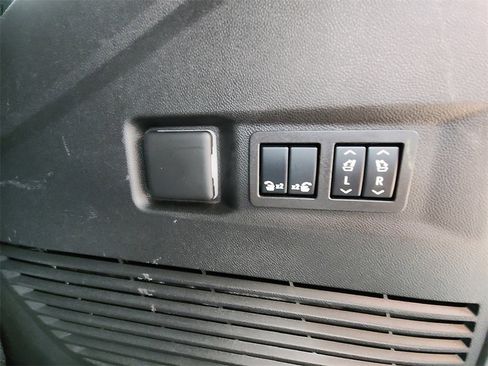 Certified 2024 Chevrolet Tahoe Premier w/ Premium Package image 35