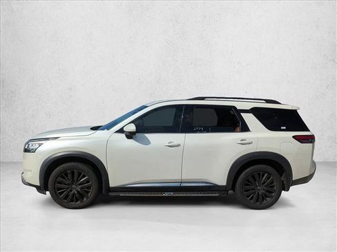 Used 2022 Nissan Pathfinder Platinum w/ Cargo Package FWD image 8
