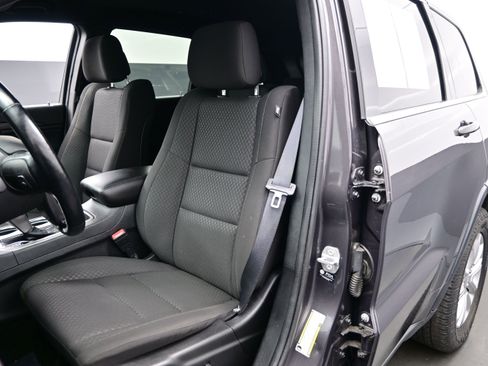 Used 2021 Jeep Grand Cherokee Laredo w/ Security & Convenience Group AWD/4WD image 11