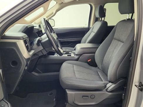 Used 2024 Ford Expedition XLT RWD image 10
