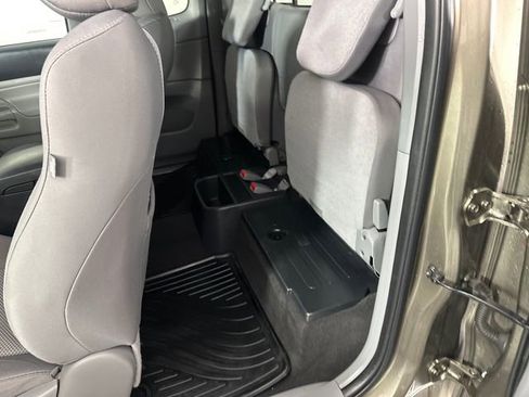 Used 2015 Toyota Tacoma 4x4 Access Cab V6 w/ TRD Off-Road Package image 15