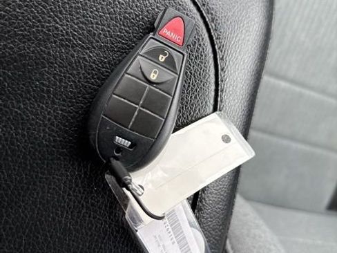 Used 2024 RAM 1500 Classic SLT image 31