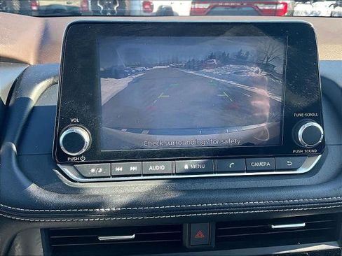 Used 2023 Nissan Rogue SV image 19