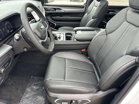 New 2026 Jeep Grand Wagoneer 4WD image 15