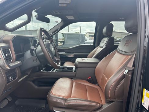 Used 2025 Ford F350 King Ranch w/ FX4 Off-Road Package image 15
