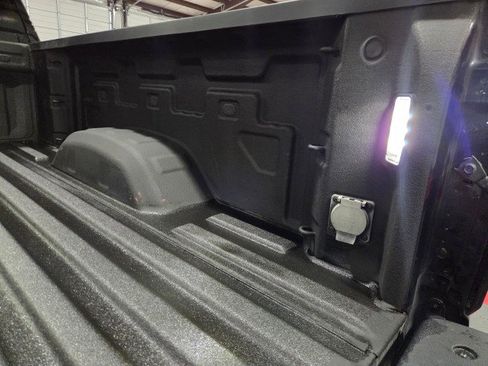 Used 2022 GMC Sierra 2500 Denali image 34