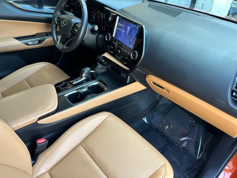 Used 2024 Lexus NX 250 FWD image 18
