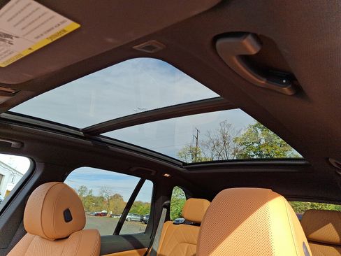 Used 2023 BMW X5 xDrive40i w/ Premium Package image 12