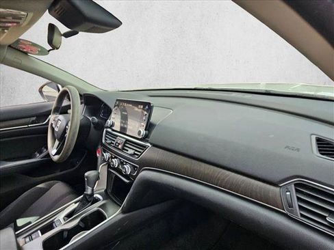 Used 2018 Honda Accord EX image 16