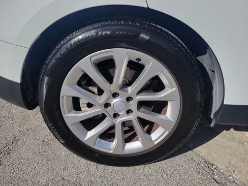 Used 2025 Land Rover Range Rover Sport SE image 14