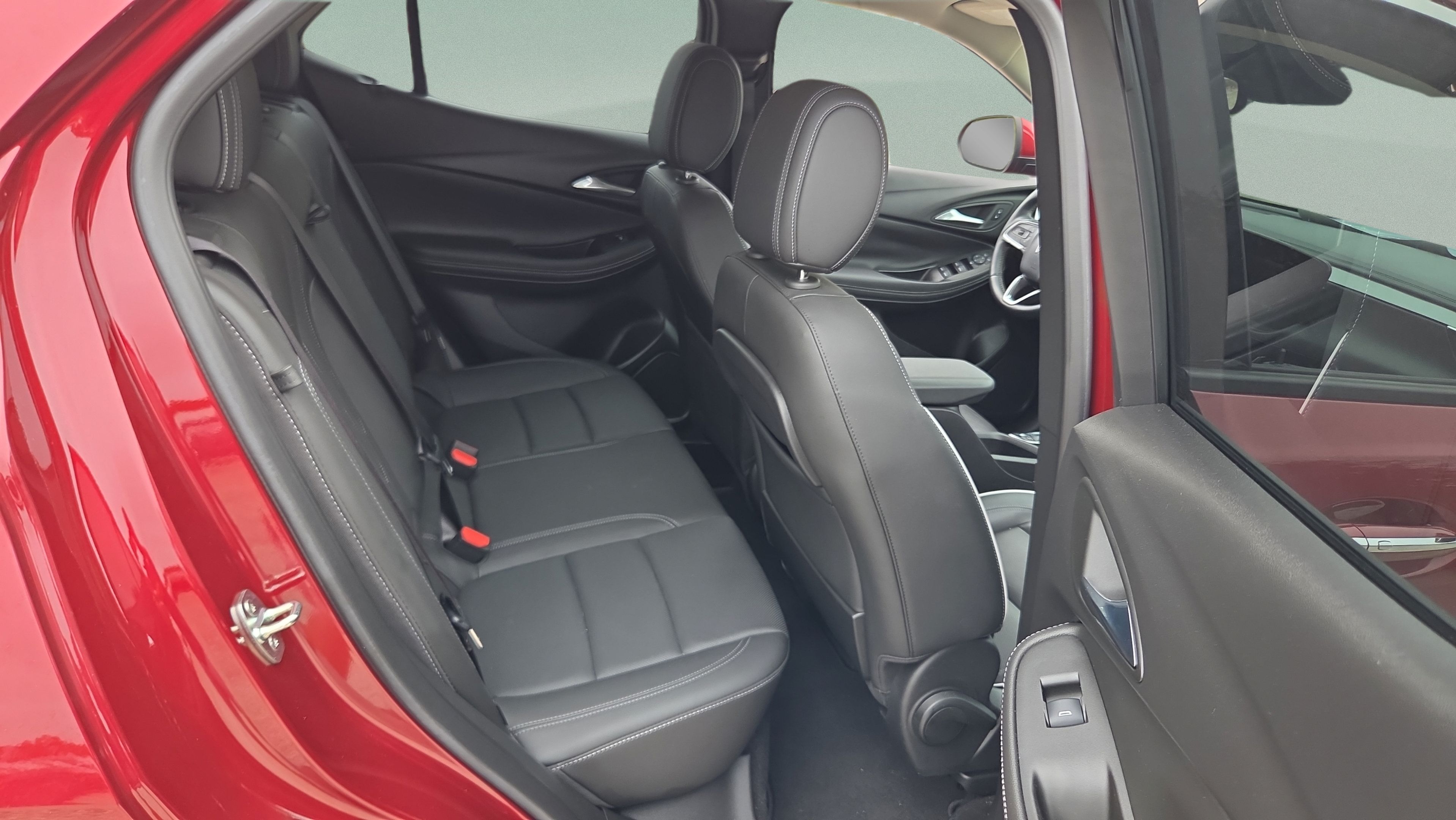 Certified 2024 Buick Encore GX Avenir FWD image 14