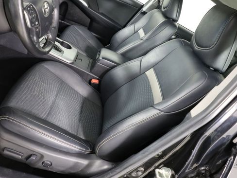 Used 2014 Toyota Camry SE w/ Moonroof Package image 9