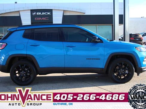 Used 2025 Jeep Compass Latitude w/ Altitude Special Edition image 12