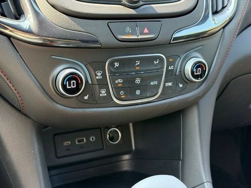 Used 2024 Chevrolet Equinox RS FWD image 16