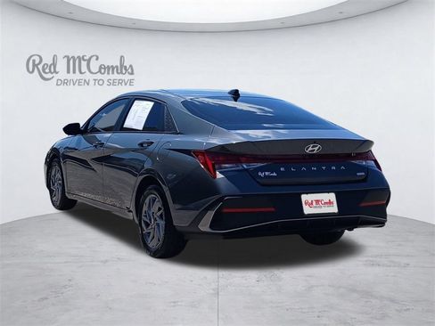 Used 2025 Hyundai Elantra Hybrid FWD image 6