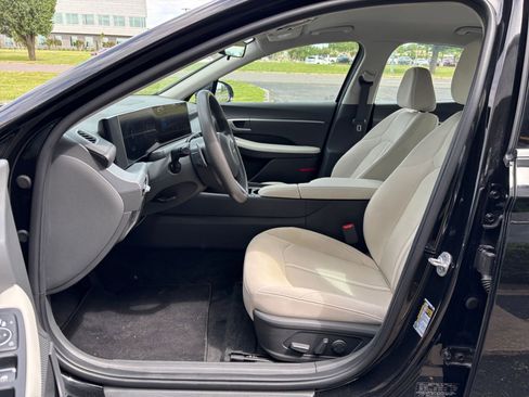 Used 2025 Hyundai Sonata SEL FWD image 27