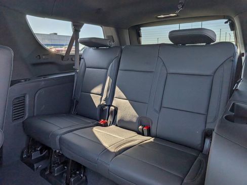 Used 2026 Chevrolet Suburban Z71 w/ Comfort Package image 10