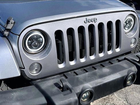 Used 2014 Jeep Wrangler Unlimited Rubicon w/ Dual Top Group AWD/4WD image 34
