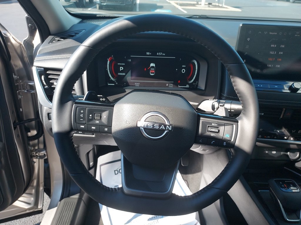 Certified 2025 Nissan Rogue SL FWD image 17