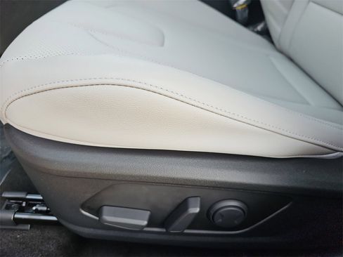 New 2026 Hyundai Elantra Limited image 28