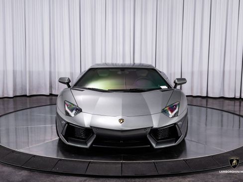 Used 2012 Lamborghini Aventador LP 700-4 image 5