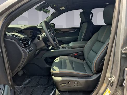 Certified 2026 GMC Acadia AT4 w/ Luxury Package AWD/4WD image 10