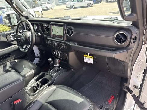 Used 2021 Jeep Wrangler Unlimited Sahara w/ Cold Weather Group image 13