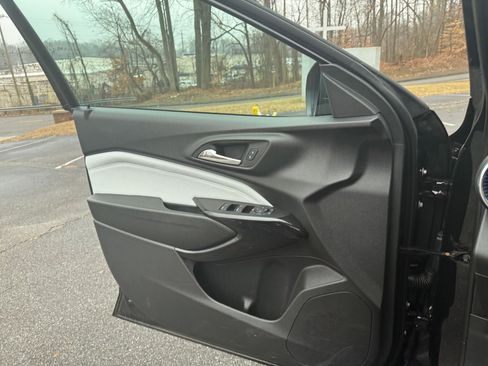 Used 2025 Chevrolet Trax LT image 20