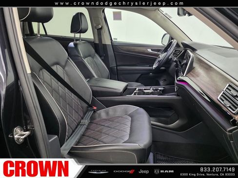 Used 2024 Volkswagen Atlas SEL Premium R-Line image 12