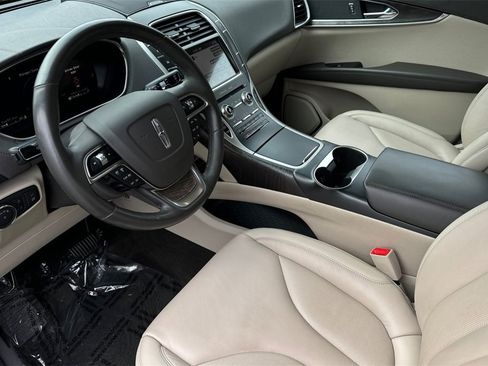 Used 2019 Lincoln Nautilus Select image 10