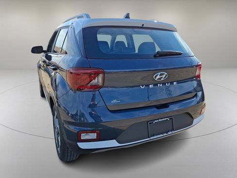 Certified 2021 Hyundai Venue w/ Cargo Package image 8