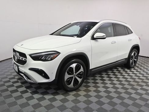 Used 2025 Mercedes-Benz GLA 250 4MATIC image 3