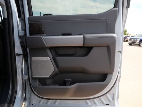 New 2026 Ford F250 Lariat w/ Black Appearance Package AWD/4WD image 13