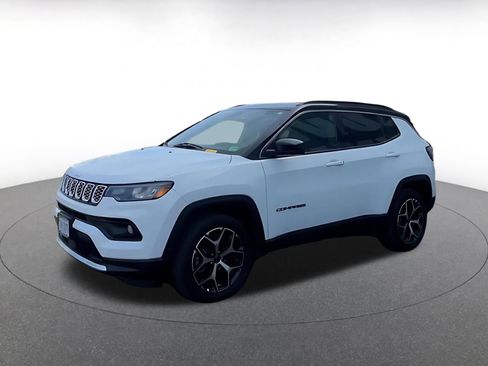 Used 2025 Jeep Compass Limited image 8