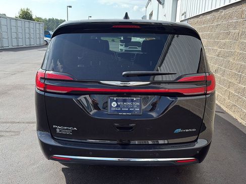 Used 2024 Chrysler Pacifica Limited FWD image 41