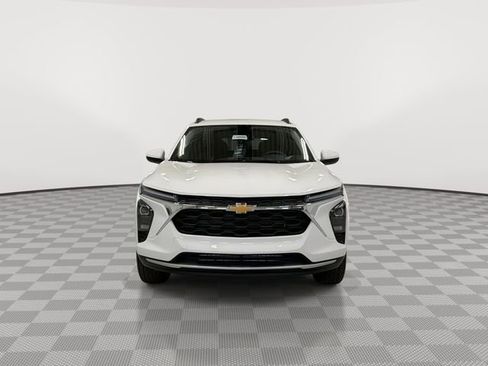 New 2026 Chevrolet Trax LT w/ Driver Confidence Package FWD image 3