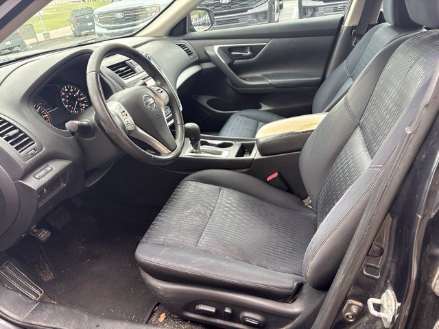 Used 2016 Nissan Altima 2.5 SV w/ Convenience Package FWD image 4