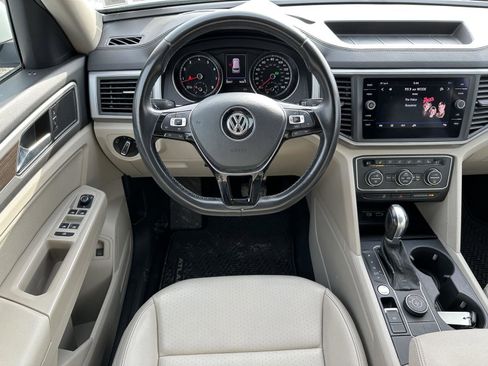 Used 2019 Volkswagen Atlas SE w/ Panoramic Sunroof Package image 12