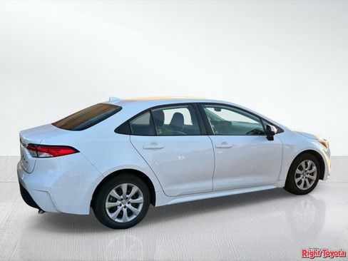 Used 2023 Toyota Corolla LE FWD image 5