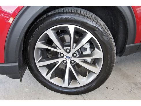 Used 2025 Ford Explorer Platinum w/ Ultimate Package AWD/4WD image 29