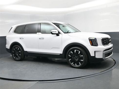 Used 2024 Kia Telluride SX Prestige w/ Towing Package image 2