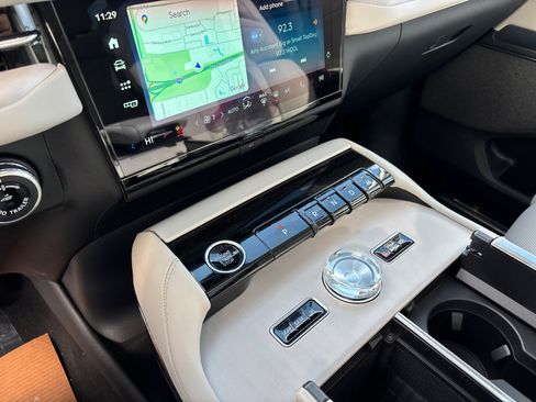 New 2026 Lincoln Navigator L Reserve AWD/4WD image 22