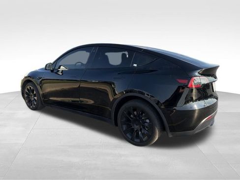 Used 2023 Tesla Model Y Long Range AWD/4WD image 5