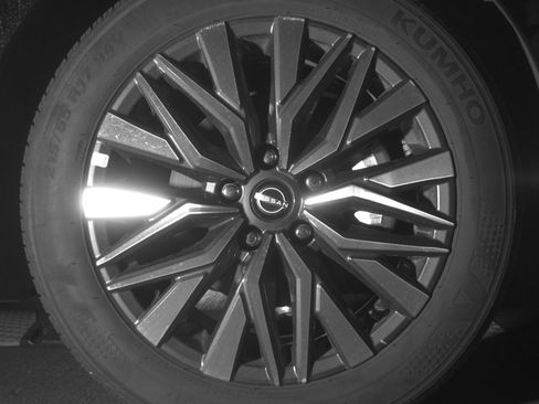 Used 2025 Nissan Altima 2.5 SV image 13