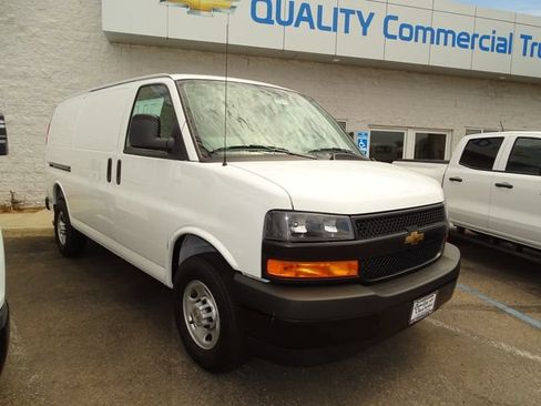 New 2026 Chevrolet Express 2500 w/ Driver Convenience Package RWD image 6