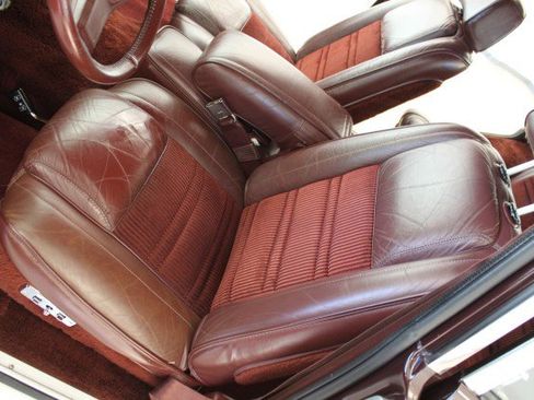 Used 1989 Jeep Grand Wagoneer image 22