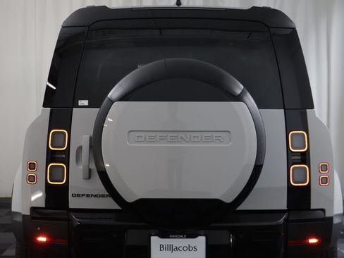 Certified 2026 Land Rover Defender 110 S AWD/4WD image 17