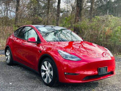 Used 2021 Tesla Model Y Performance image 6