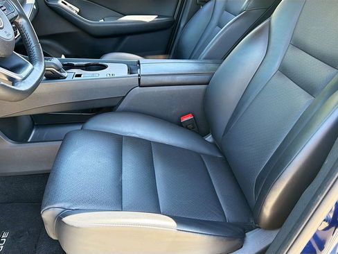 Used 2024 Nissan Rogue SV w/ SV Premium Package image 36